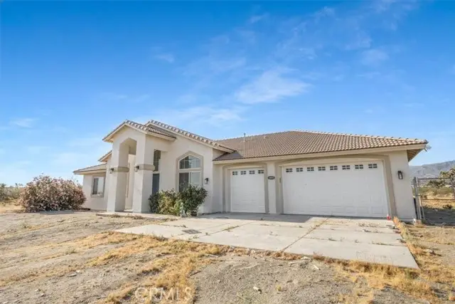 1485 La Mesa, Phelan, CA 92371 - #3
