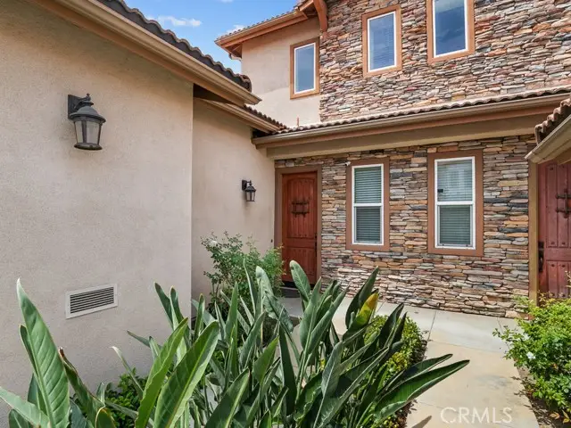 568 Via Pueblo, Riverside, CA 92507 - #2