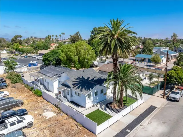 111 South Lindsay Street, Lake Elsinore, CA 92530 - #2