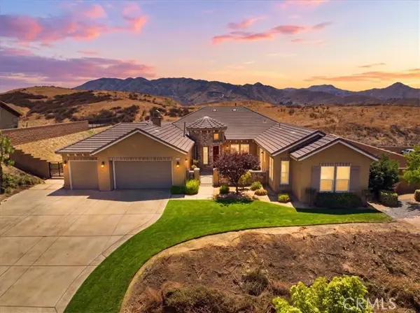 3086 Crystal Ridge Lane, Colton, CA 92324