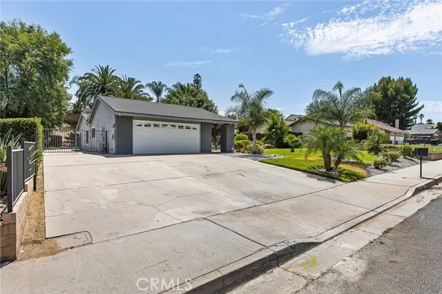 2132 Trafalgar, Riverside, CA 92506 - #3