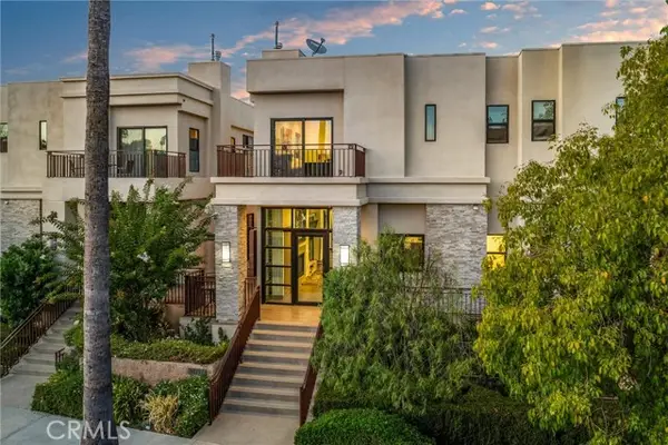 18717 Redwing, Tarzana, CA 91356