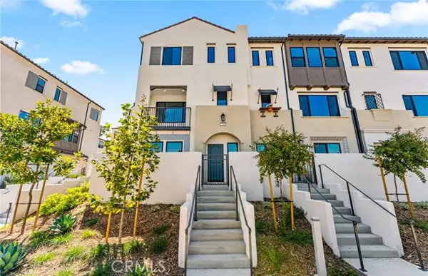 108 Pickwick Lane Court, Burbank, CA 91506