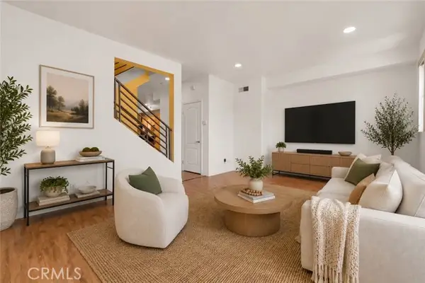 11622 Oxnard Street, North Hollywood, CA 91606