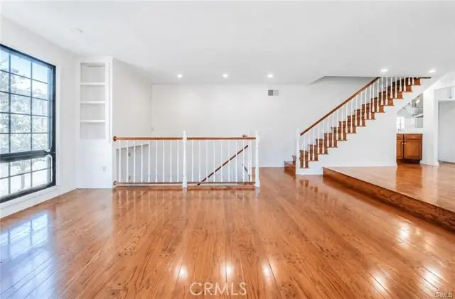 18100 Burbank, Tarzana, CA 91356 - #1