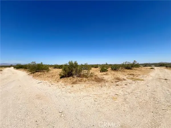 120 Avenue T-8, Pearblossom, CA 93553