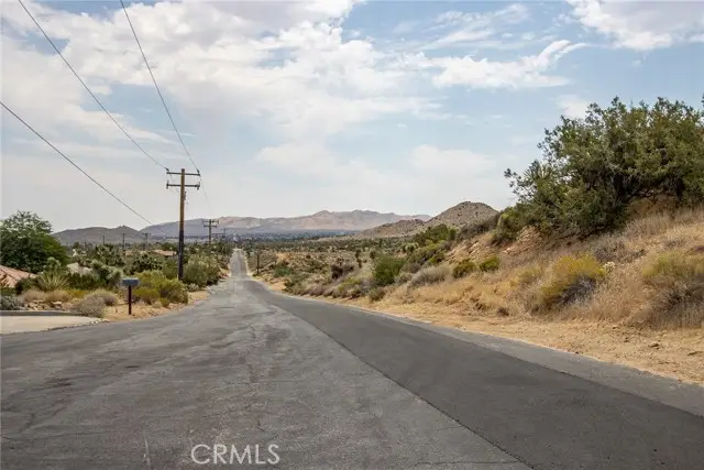 55700 Golden Bee Drive, Yucca Valley, CA 92284 - #2