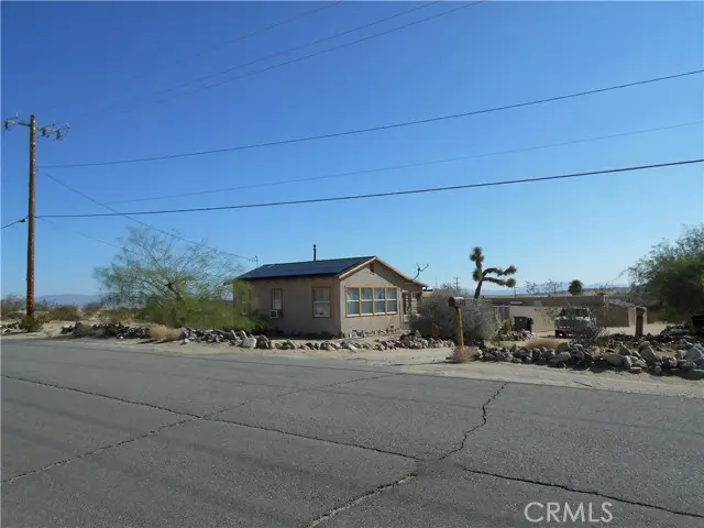 6439 Desert Knoll Avenue, Twentynine Palms, CA 92277 - #2