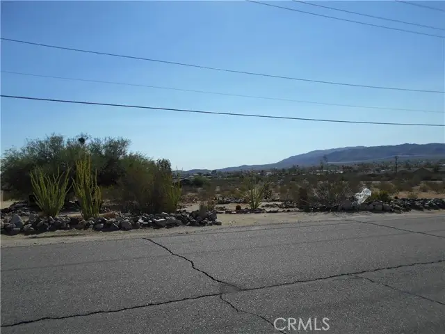 6439 Desert Knoll Avenue, Twentynine Palms, CA 92277 - #3