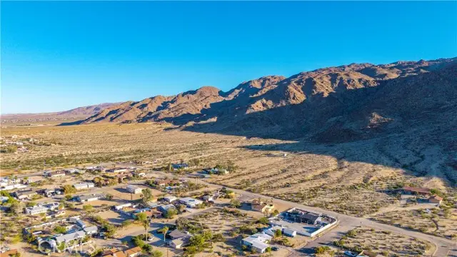 7062 Estrella Avenue, Twentynine Palms, CA 92277 - #3