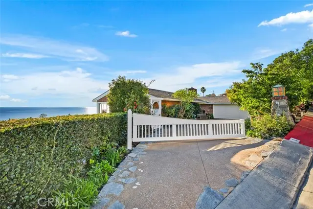 2 Vista De La Luna, Laguna Beach, CA 92651 - #2