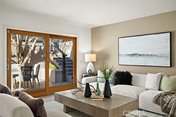 923 Balboa Avenue, Laguna Beach, CA 92651