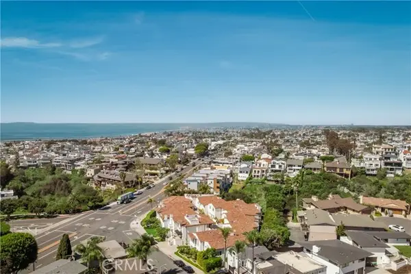 401 Seaward Road  #2, Corona Del Mar, CA 92625