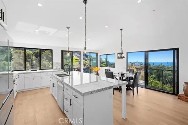 990 Meadowlark Drive, Laguna Beach, CA 92651