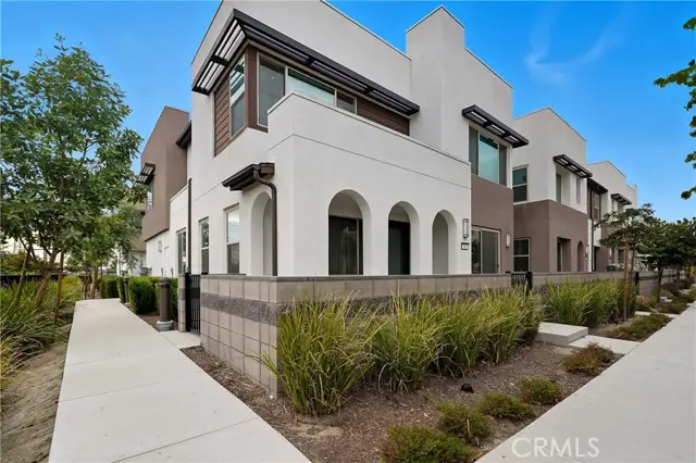3520 Peckham Paseo  #6, Ontario, CA 91761 - Image #2