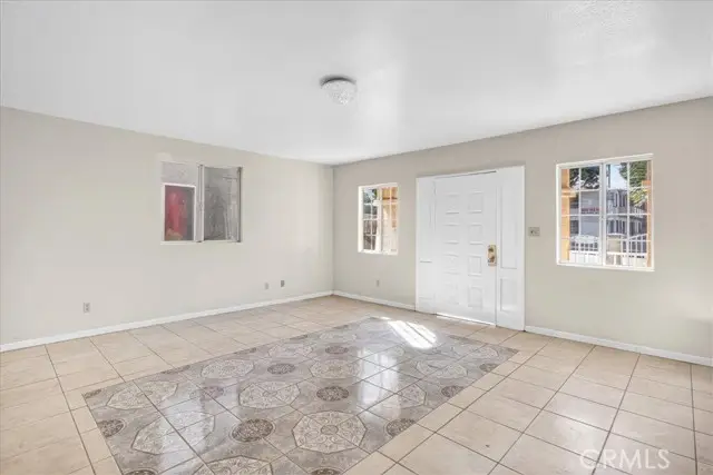 2039 Florence, Los Angeles, CA 90047 - #2