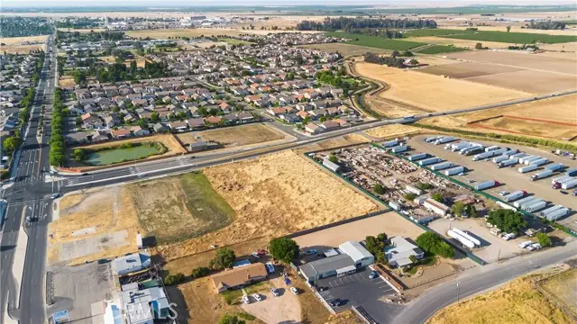 4910 Clover Ave, Atwater, CA 95301 - #3