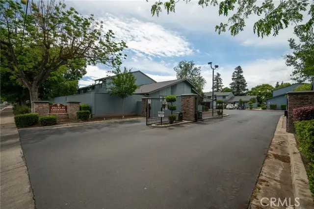 581 Lincoln Ave Unit B, Modesto, CA 95354 - #1