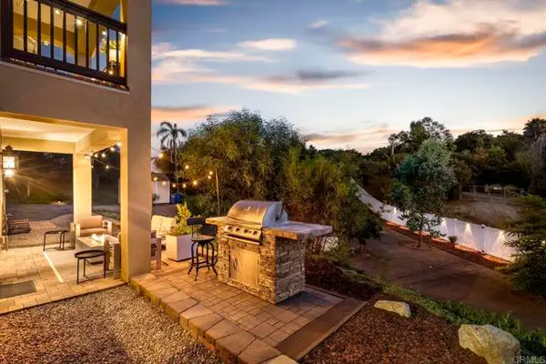 27636 Mountain Meadow Road, Escondido, CA 92026