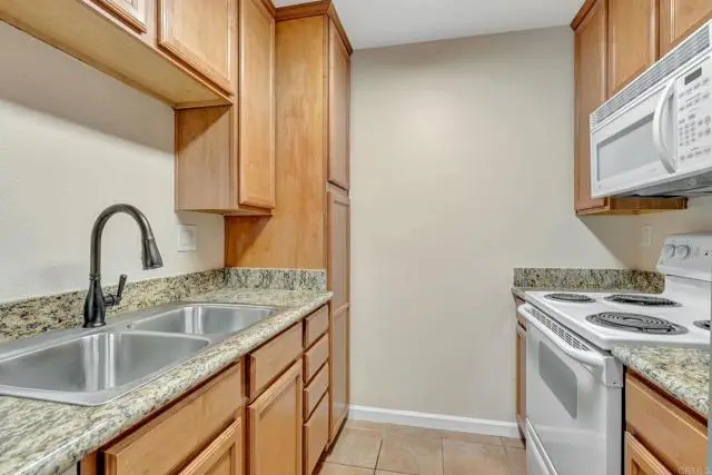 3454 Castle Glen Drive, San Diego, CA 92123 - Image #3