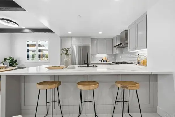 1603 San Remo Place  #105, Encinitas, CA 92024