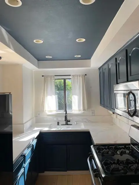 1355 Sierra Bonita Avenue  #204, West Hollywood, CA 90046 - #2