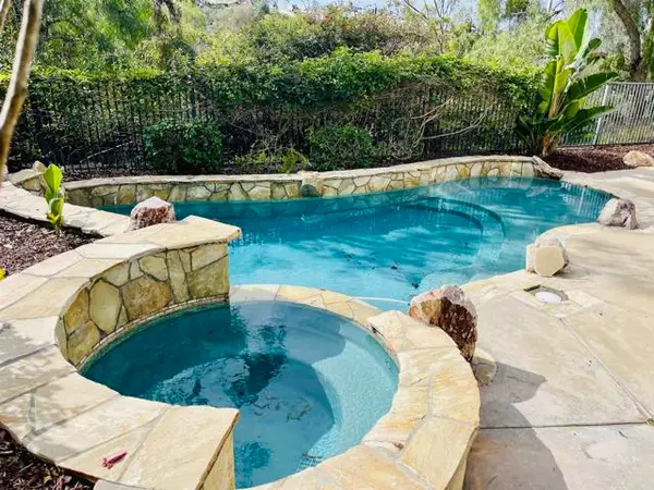 2829 Carrillo Way, Carlsbad, CA 92009