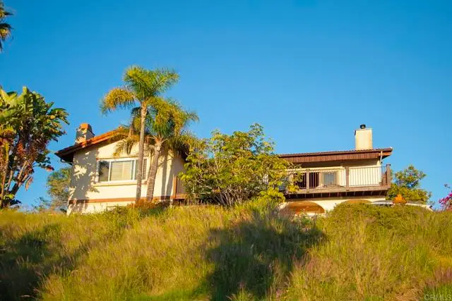 1330 Sugarbush Drive, Vista, CA 92084 - #2