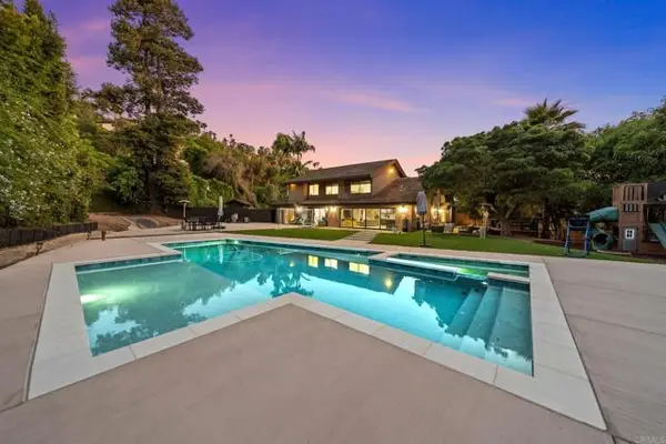 20 Lake Helix Drive, La Mesa, CA 91941