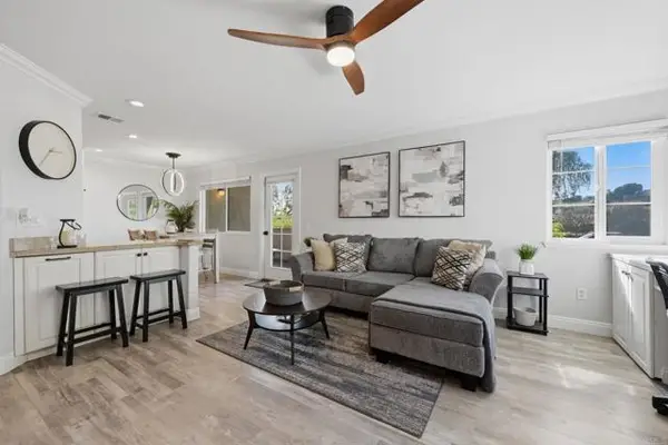 3455 Paseo De Alicia  #14, Oceanside, CA 92056