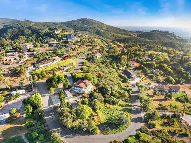2166 Camino Cantera, Vista, CA 92084 - #1