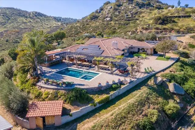 19270 Horizon View Dr., Ramona, CA 92065 - #2