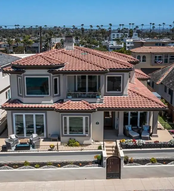 1922 Pacific St., Oceanside, CA 92054