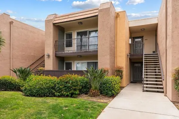 155 Avenida Descanso  #202, Oceanside, CA 92057