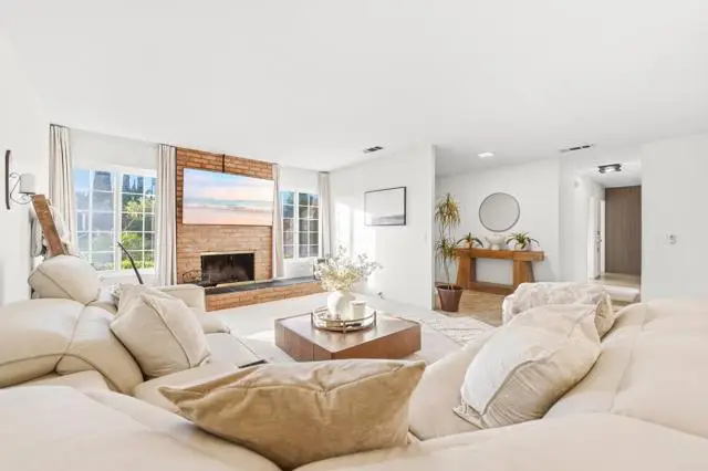 2413 Holly Avenue, Escondido, CA 92027 - #2