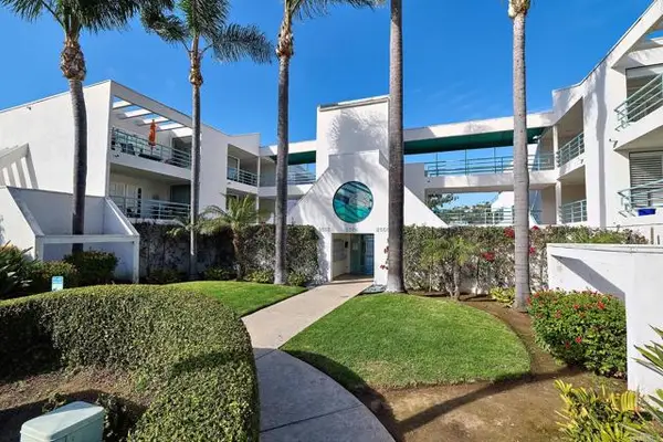 2558 Navarra Drive  #E, Carlsbad, CA 92009