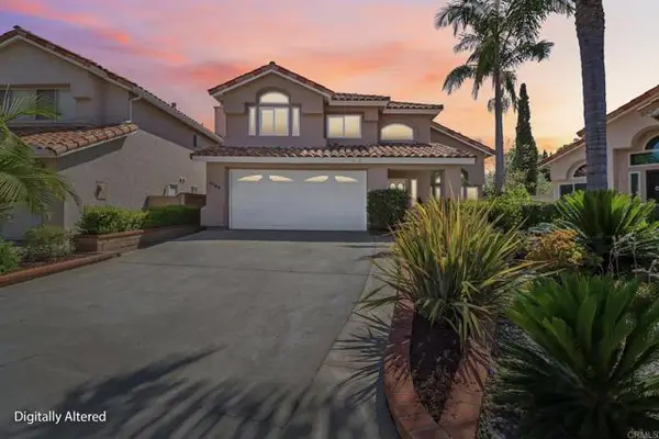 1789 Pinnacle Ct, Vista, CA 92081