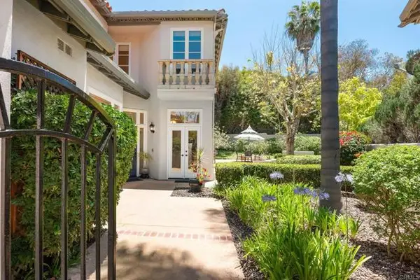 9618 Claiborne Square, La Jolla, CA 92037