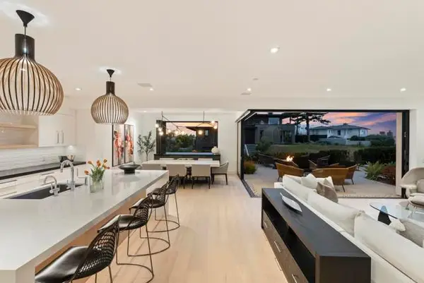 216 Ocean St., Solana Beach, CA 92075