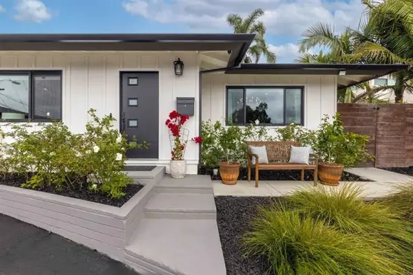 8675 Glenwick Lane, La Jolla, CA 92037