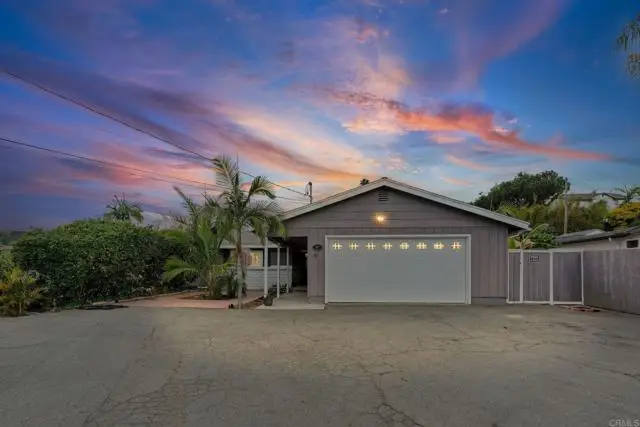 267 Hannalei Dr, Vista, CA 92083 - #2