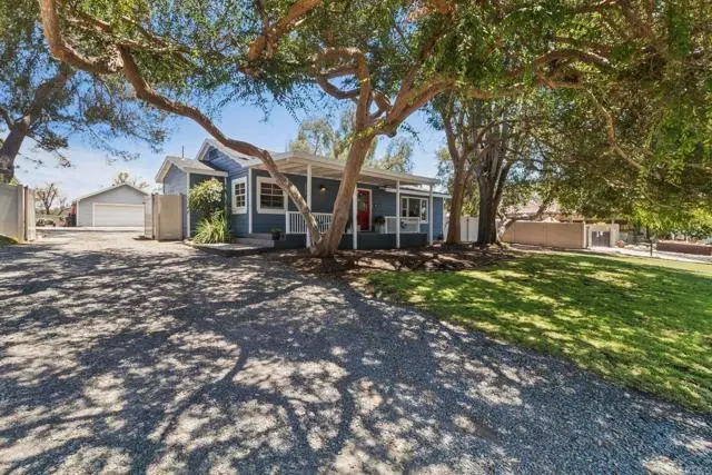 916 Sunset Dr, Vista, CA 92081 - #2