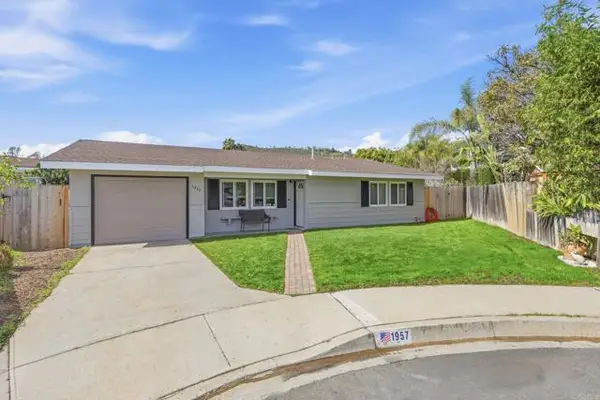 1957 Clover Way, Escondido, CA 92026