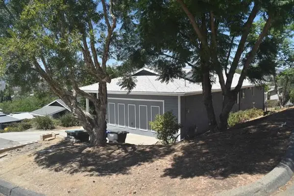 604 Porter Street, Fallbrook, CA 92028