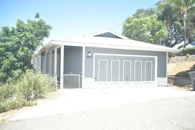 604 Porter Street, Fallbrook, CA 92028 - #3