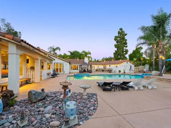 886 Singing Trails Drive, El Cajon, CA 92019