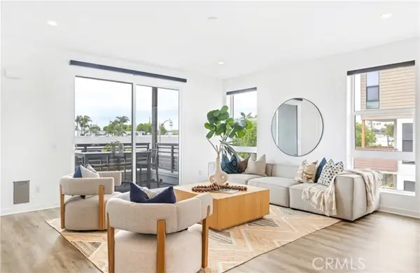 1660 Pomona Avenue, Costa Mesa, CA 92627