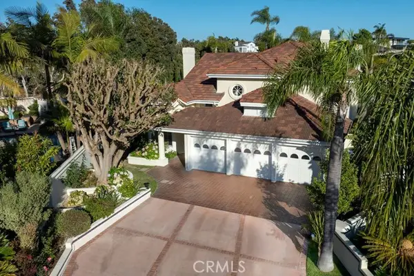 19 Harbor Pointe, Corona Del Mar, CA 92625