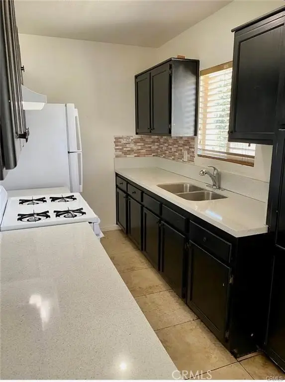 1303 109th, Los Angeles, CA 90044 - #3