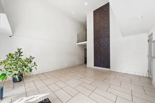 1045 Kings Road  #104, West Hollywood, CA 90069 - #2